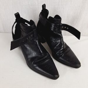 United Tokyo Womens Black Leather Boots with Buckle Animal Print Design